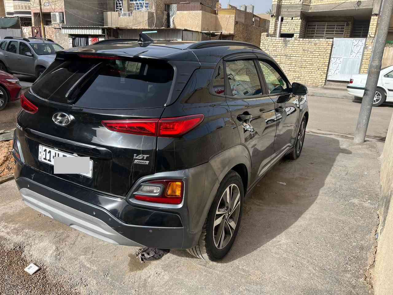 بيع مستعجل ( ١١٥ ورقه ) هونداي كونا وارد امريكي ضرر دعاميه خلفيه فقط وبالعراق بيه ٤ قطع صبغ رقم بغداد انكليزي السياره جاهزه كير ومكينه وكهربائيات وتايرات وصدر سليمات رقم الشاصي وصور الحادث موجودات بالمنشور بالصور مكان السياره بغداد حي التراث غير متواجد على النت فقط اتصال 
*********** 
السعر المطلوب ١١٥ ورقه وبيه مجال
