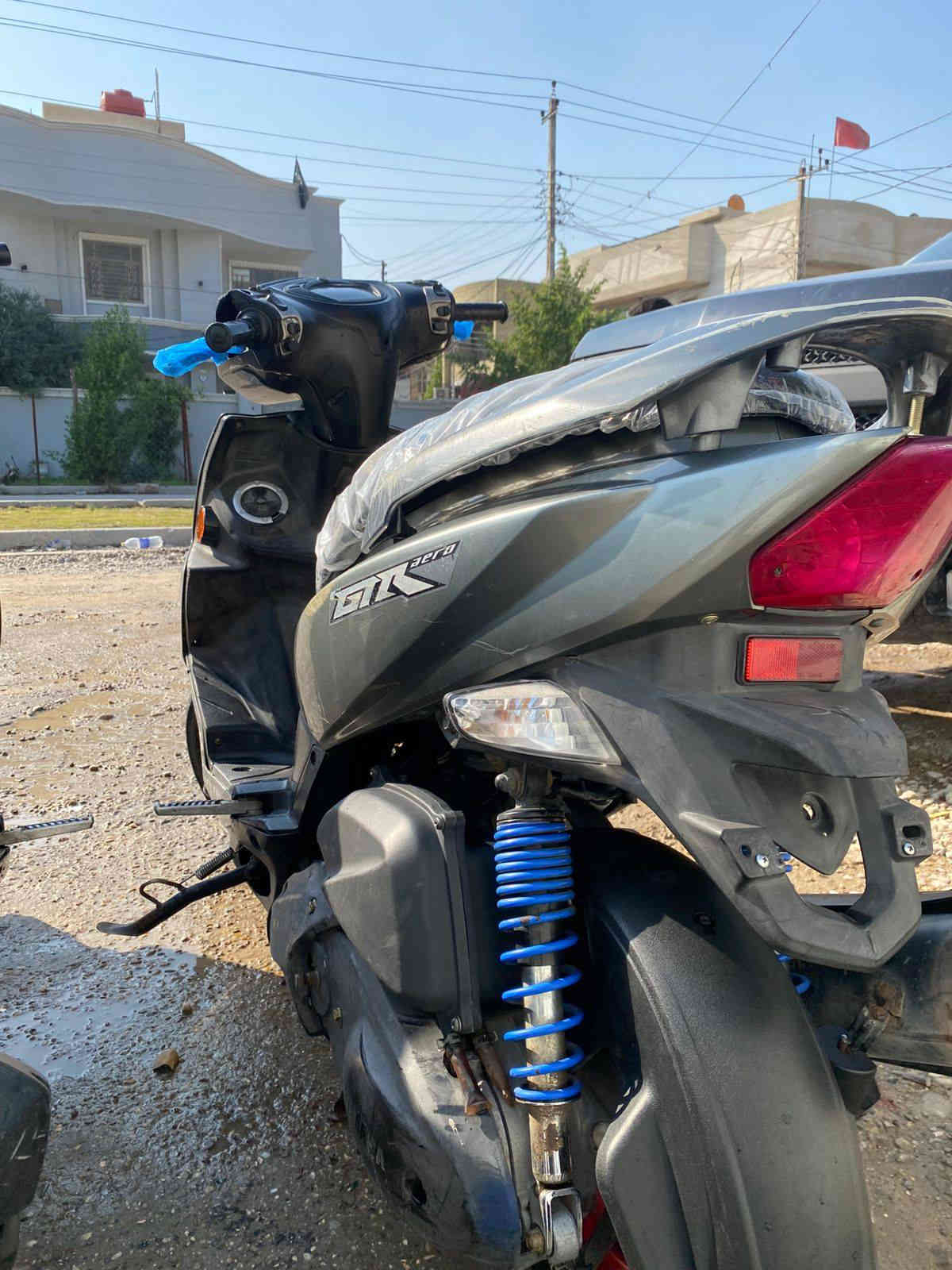 سلام عليكم 
جيتي ار 
موديل 2014
دراجه اخت الرمبه 
مكينه كفااااله 
زوج تايرات جدد 
ضفيره ع وضع الشركه
كلجات بلاد
ويل نجمه
لون فيراني
دراجه كلش حلوه واحله من الصور 
ما نقصها برغي 
حته الدهن توني مبدله MOTUL
سعرها 700وبيها مجال
مكاني بغداد الحريه
***********
