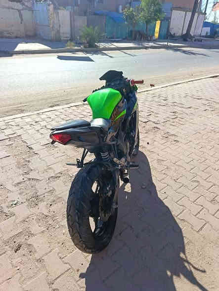 سلام عليكم دراجة كاوسكي مكينة وكير مكفولة بيهة نواقص بصيطة  حجم لمكينة 250 دراجة شغل وطلع وين معجبك مكاني بغداد الشعب***********
