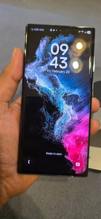 كلبي جهاز s22ذاكره 256 جهاز نضيف وكلشي ما مبدل بيه  بس ضربه خفيفه بل ض...