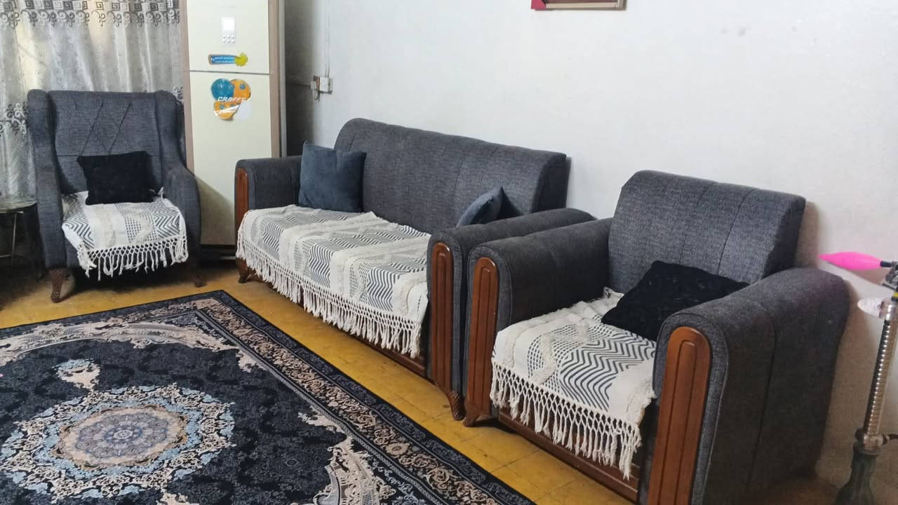 تخم للبيع 
خشب بلوك 
سفنج اكستره 
قماشه بعده جديد 
سعره 500وبي مجال 
عنوان زعفرانيه شارع مستشفى 
رقم *********** بي وتساب
