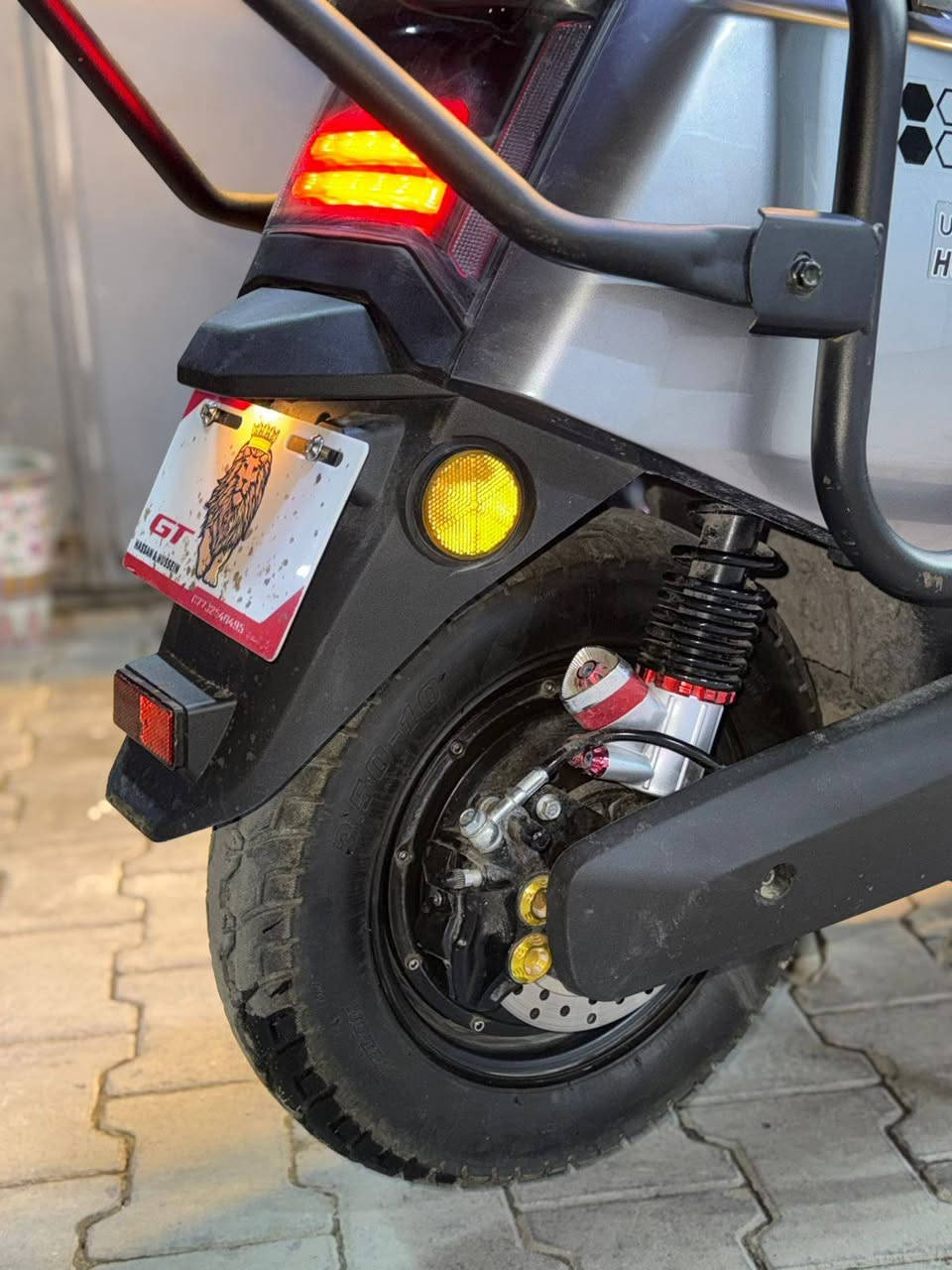 دراجة شحن نظيفة استخدام قليل
 للبيع 750 الف 🌀
 بيها مجال بسيط حك الجية 
📍بغداد المنصور قرب ساحة اللقاء 
***********
