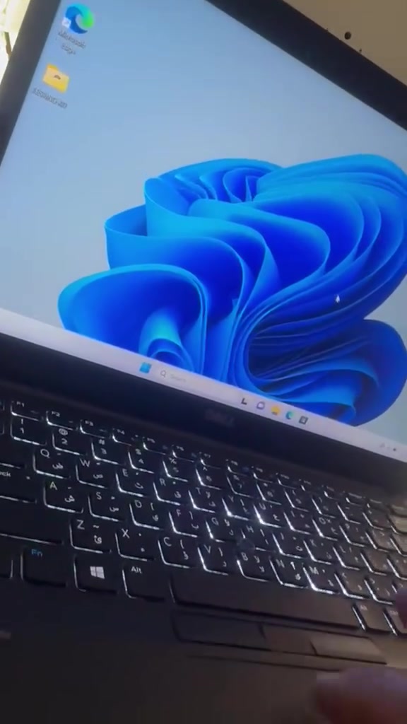 DELL 7480 14”
CORE 7
GEN 7
RAM 8 GB
HARD=256 SSD
FHD=1920*1080
السعر =٢١٠ الف 
***********
النجف 
شارع المدينه 
عامود ١٤"
