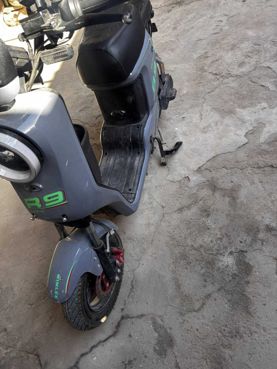 للبيع نوع R9 مديل 26 اكبر منل مديل القديم 🔥قبل 3 اشهر من اشتريتهه جديده كلش / السعر 500 ((وبيهه مجال حلو)) / واتساب او خاص ***********✅
