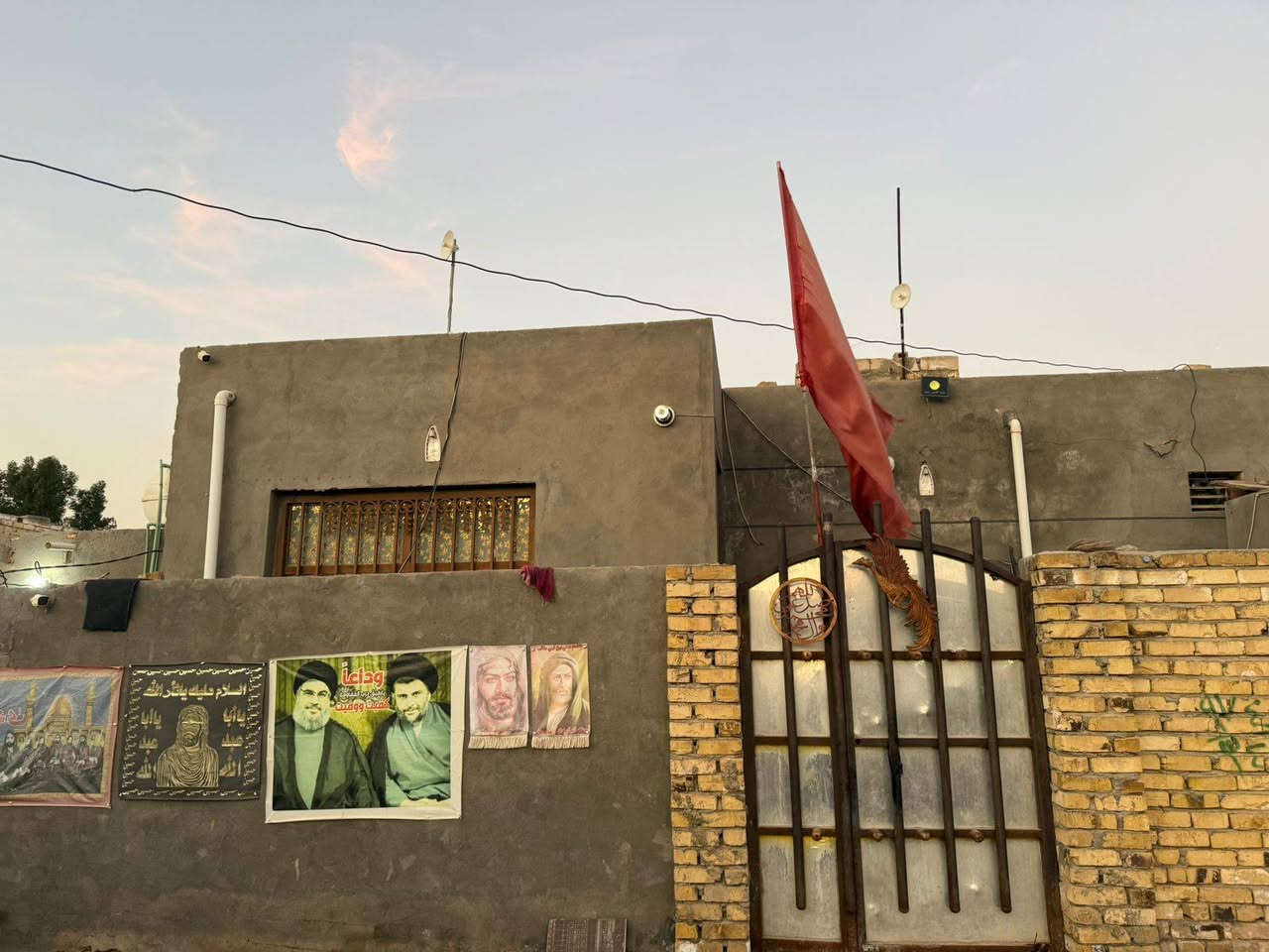 بيت للبيع المساحه 135 متر بناء طابوك قريه البو جاسم خلف حي الحضاره ***********
