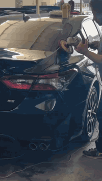 السلام عليكم من رخصت مدير الكروب سيارة كامري موديل 2024 حادث موضح في الصورة السياره كامله من كلشي سياره زيرو السعر 230 بيه مجال اتصال عله هذا الرقم ***********
