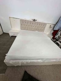 غرفة نوم • أبواب شبه جديدة • دهوك