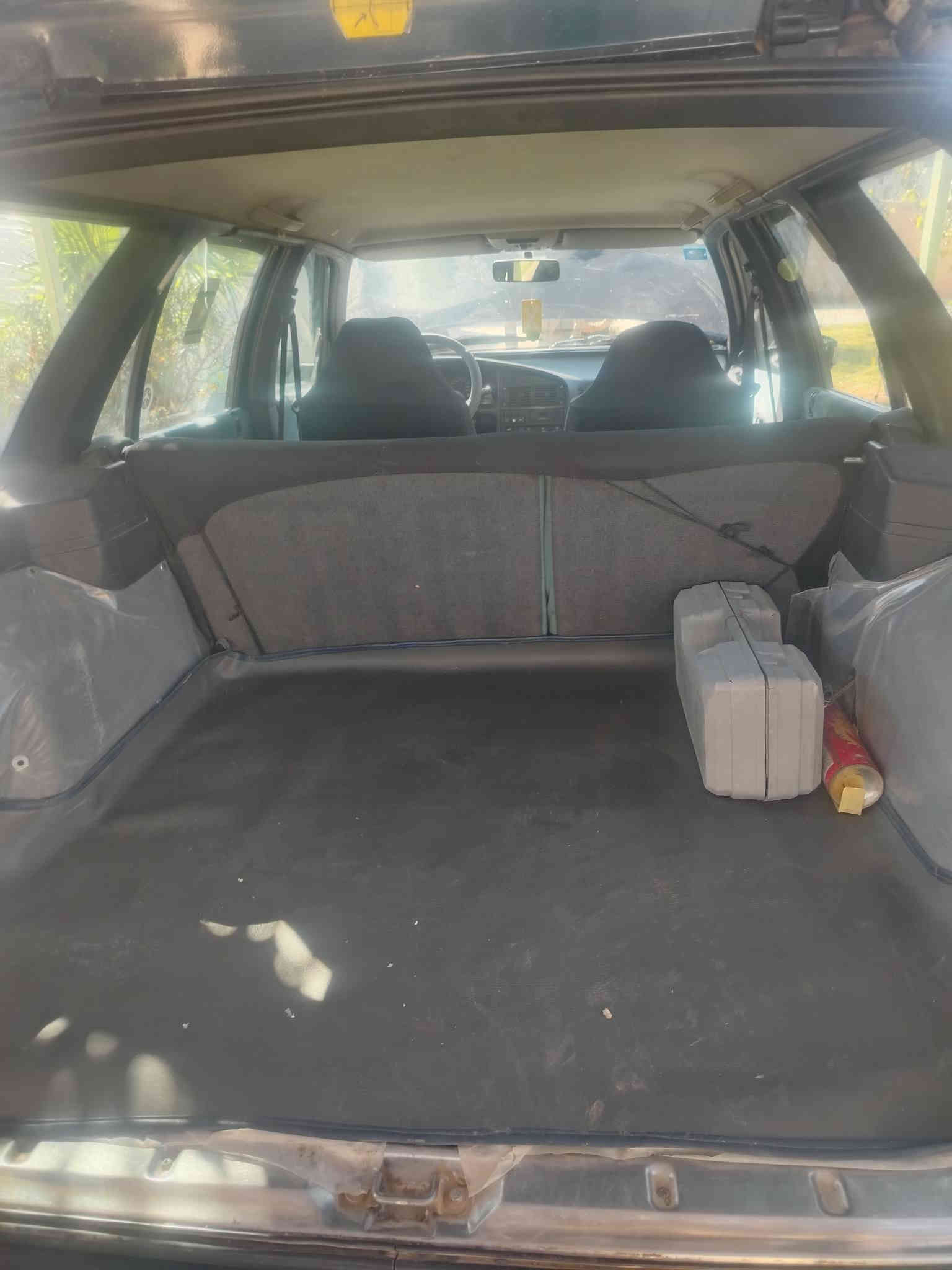 سيارة بيجو فرنسي 405 تبريد تدفئه كامل ع بلادي سعر 50 وبي مجال ***********
