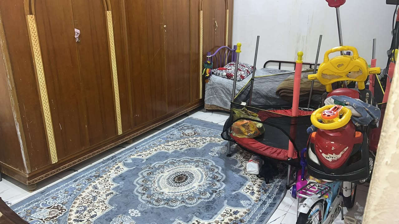 بيت للبيع في منطقة البهادرية
*********** ابو لبيت ليس علان ولا عقار 

سند ٢٥

يحتوي ع ديوانية  

غرفتين 

صحيات خارجية داخلية 

مطبخ 

هول كبير 

مساحة ١١٠ 

السعر ٧٠وبي مجال 

 عنوان البيت قرب ابو قيس  او محطة الكهرباء الجديدة
