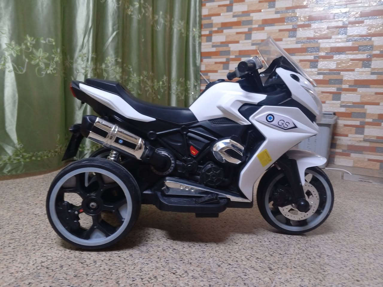 سلام عليكم عندي دراجة اطفال شحن للبيع شرط النظافة مستعملة  يومين فقط  للأستفسار الاتصال على الرقم ***********
