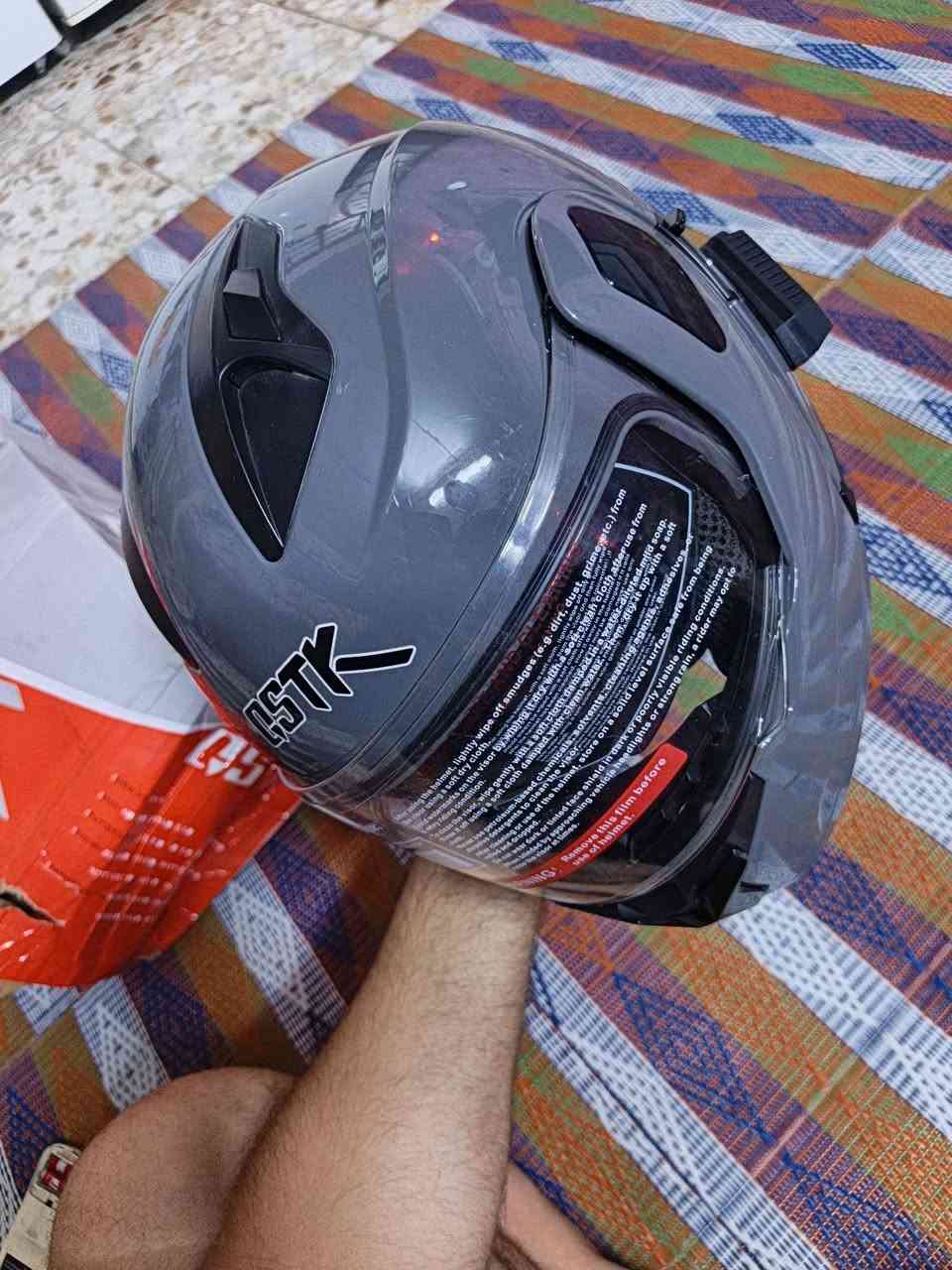 خوذه هيه سماعتها قلاب نوعيه اصليه بشرط تجي تفحصها تاخذها مكاني بلديات سعرها 90بيها مجال هاذا رقمي ***********

