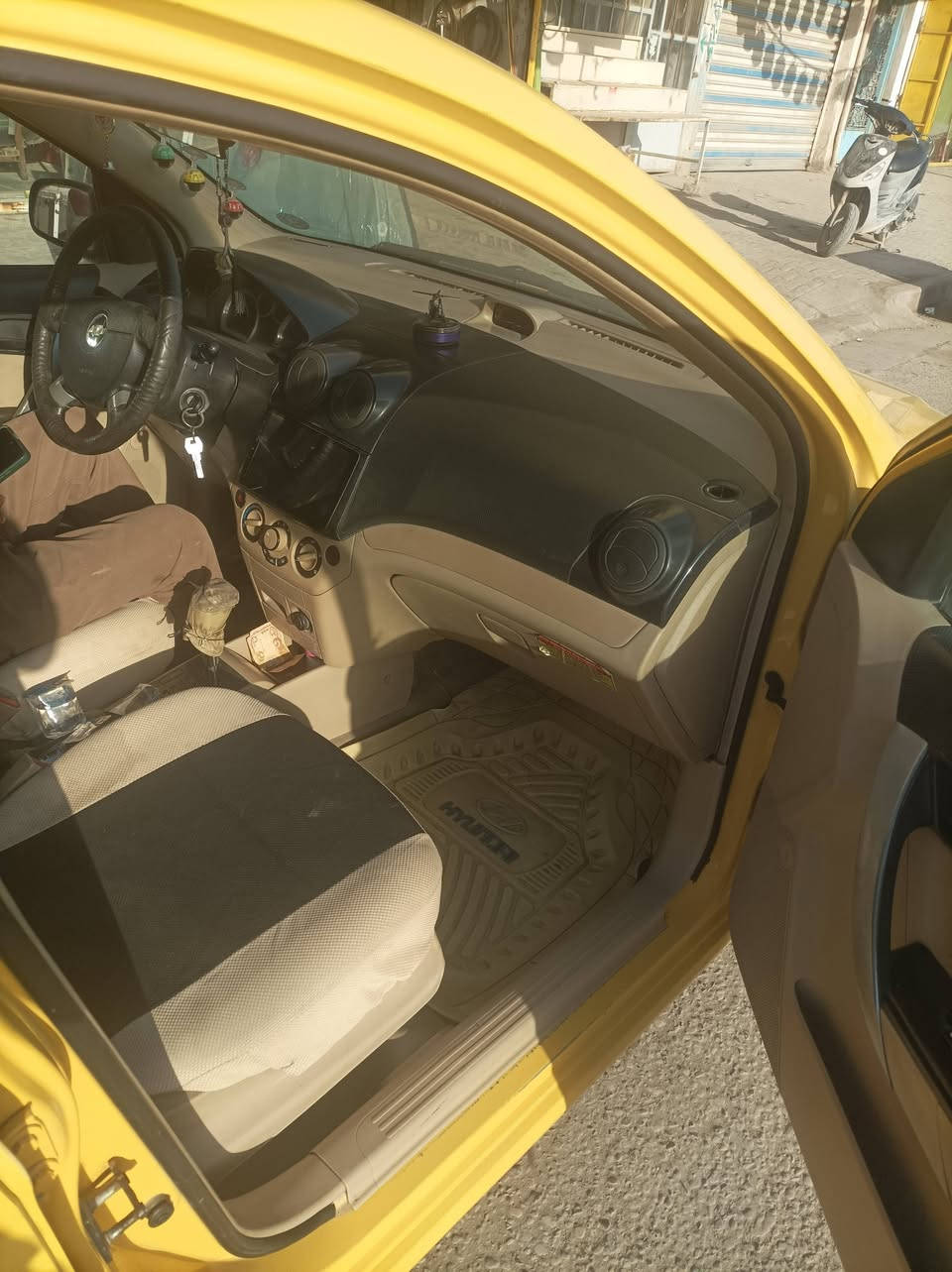 افيو موديل 2011 بسمي السياره سعره 63وبيه مجال السياره خير من الله رقم الهاتف ***********  اتصال فقط فيس ماموجود مكان السياره نادر
