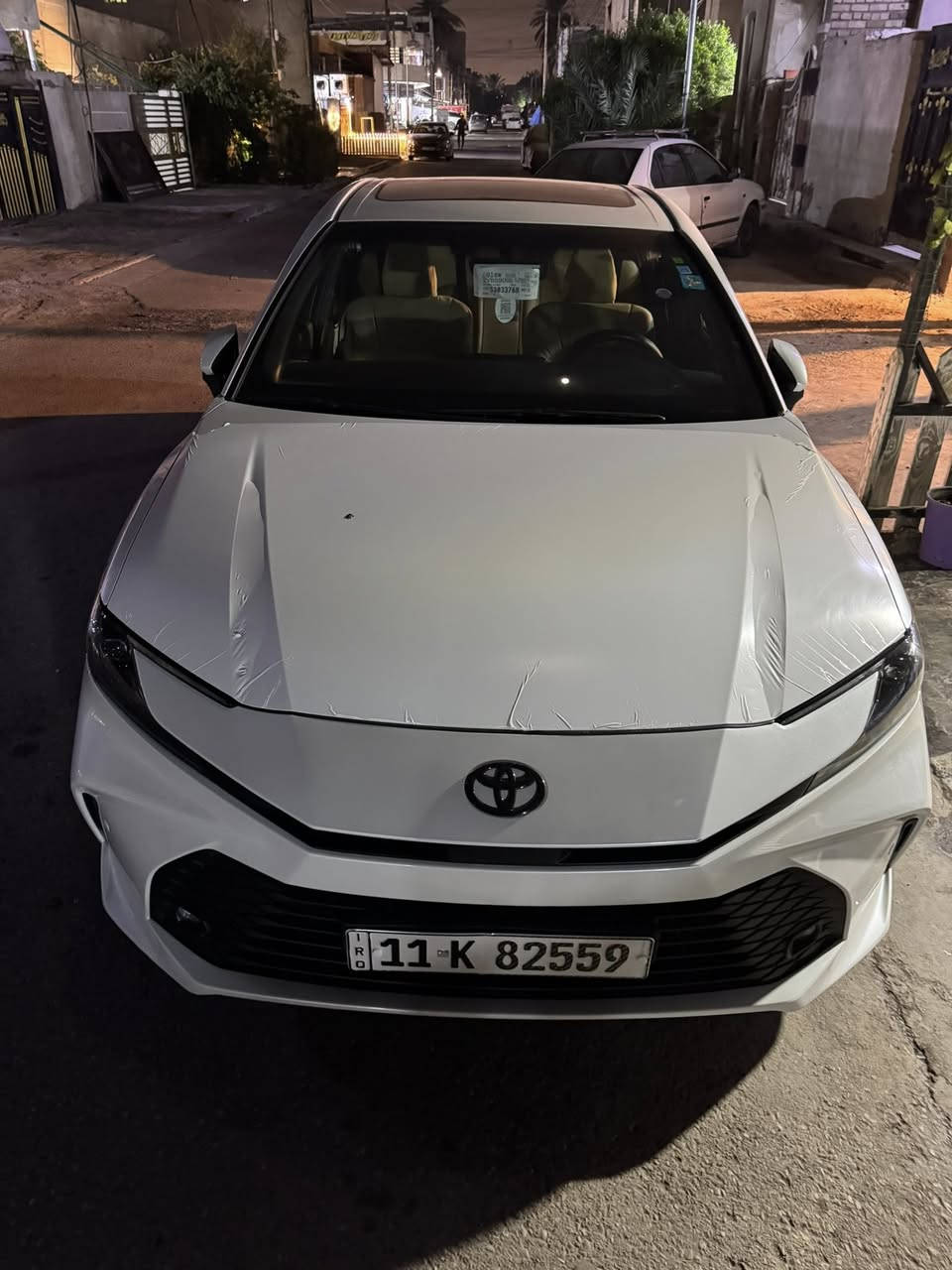 السلام عليكم 
كامري 2025 وكالة عبد الطيف جميل 
مواصفات السيارة 
1/حساسات امامي خلف 
2/تحكم ستيرن
3/تحديد سرعه 
4/سلايت روف 
5/كشنات مخمل +مدوشمة جلد 
6/مري شفط 
7/وثلاث انظمة قياده /ايكو/سبورت/نورمال
8/محرك 2500هايبرد
9/السياره ماشيه 8000
مكاني بغداد 
والاستفسار على الرقم ***********
