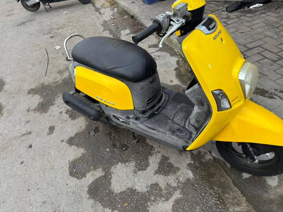 سلام عليكم دراجه بوليس كامله ما بيه نقص دراجه نضيفه دراجه ناعمه وحلوه شلعه ومعدل دراجه نكره سلف  كامله كهربايات ما بيه اي نقصص دراجه مال جنايه والاوراق كامله
سعر 700وبيه مجال 
مكاني بغداد  الحريه
رقم /  ***********
 واتساب موجود
