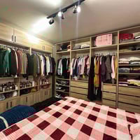 غرفة درسنك روم مستعملة شهرين بيها خزن فراش وجزامة  العنوان بغداد زيونة...