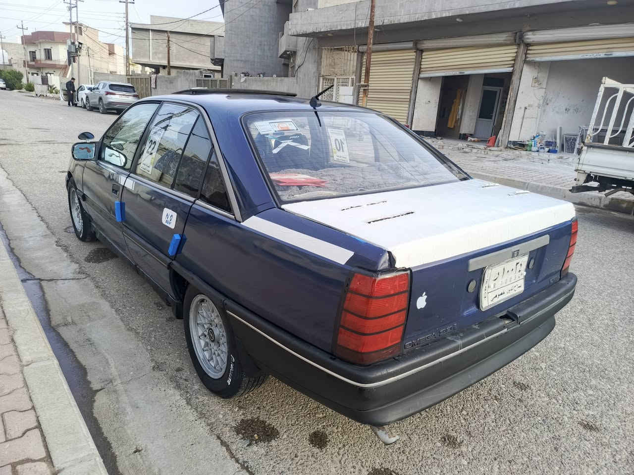 اوبل اوميكا للبيع
موديل 88 محرك 20 كير اوتو ماتيك اسلايد غرفتها مدوشمه جديد ويه السكف كنتاره تخم تاير صدر امامي خلفي بلكات ايرفلو نوزلات وفتبم كله جديد  صلاح الدين مشروع وطني السياره متعوب عليها مكانها كركوك السعر 33وبيها مجال حك الجيه
***********
