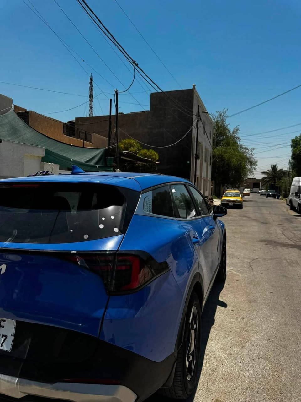 ## 🚗 **للبيع: كيا سبورتج 2026 – فول مواصفات**
**اللون:** أزرق مميز ورائع 🔹
**الموديل:** 2026
**الحالة:** [سيارة وارد امريكي 

### ✨ **المواصفات:**
 * ☀️ **
 * 🛋️ **كوشن جلد / شاشة لمس حديثة**
 * 🎥 **كاميرا 360 / حسّاسات أمامي وخلفي**
 * 🔑 **بصمة تشغيل ودخول ذكي**
 * 💡 **إضاءة LED كاملة (أمامي وخلفي)**
 * 🛞 **ويل كب أصل 
 * 🛡️ **أنظمة أمان متكاملة (رادار، تحديد مسار، مكابح طوارئ)**
 * ❄️ **تكييف منفصل خلفي وأمامي**
### 📋 **ملاحظات إضافية:**
 * **الرقم والسند:**  ألماني بغداد / 
 * **المسافة المقطوعة:** [اكتب العداد، مثلًا: زيرو / كم]
 * **الحادث / الصبغ:** [ / 
💰 **السعر:** [23الف ]
📍 **المكان:** [بغداد الدورة الميكانيك]
📞 **للتواصل والاستفسار:** [***********]
