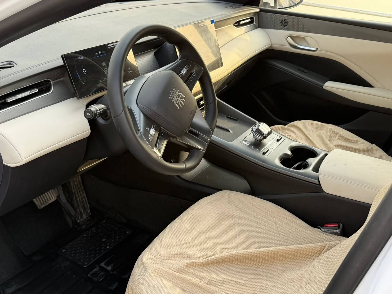 سلام عليكم ماشية 6 مكفولة ***********السعر 18مليون و100 لون مميز
