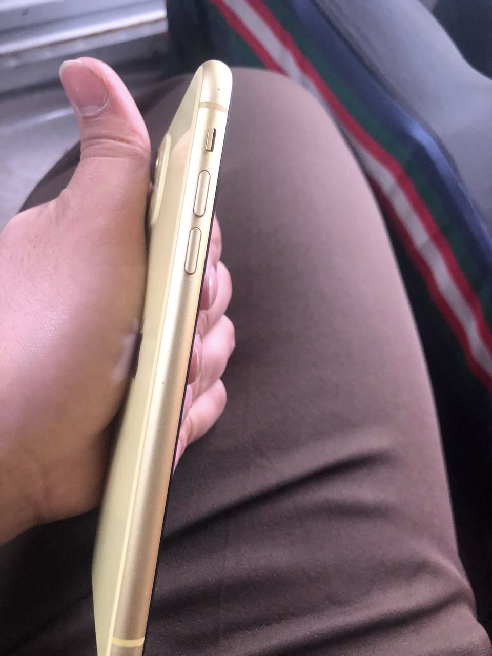 ايفون 11 عادي سعره 190 وبي مجال  تليفون نضيف لون مميز مكفول كامرات تصال مايكات مبدل شاشة احسن نوع 3 خيارات وبطارية  اصليات بغداد بلديات ***********
