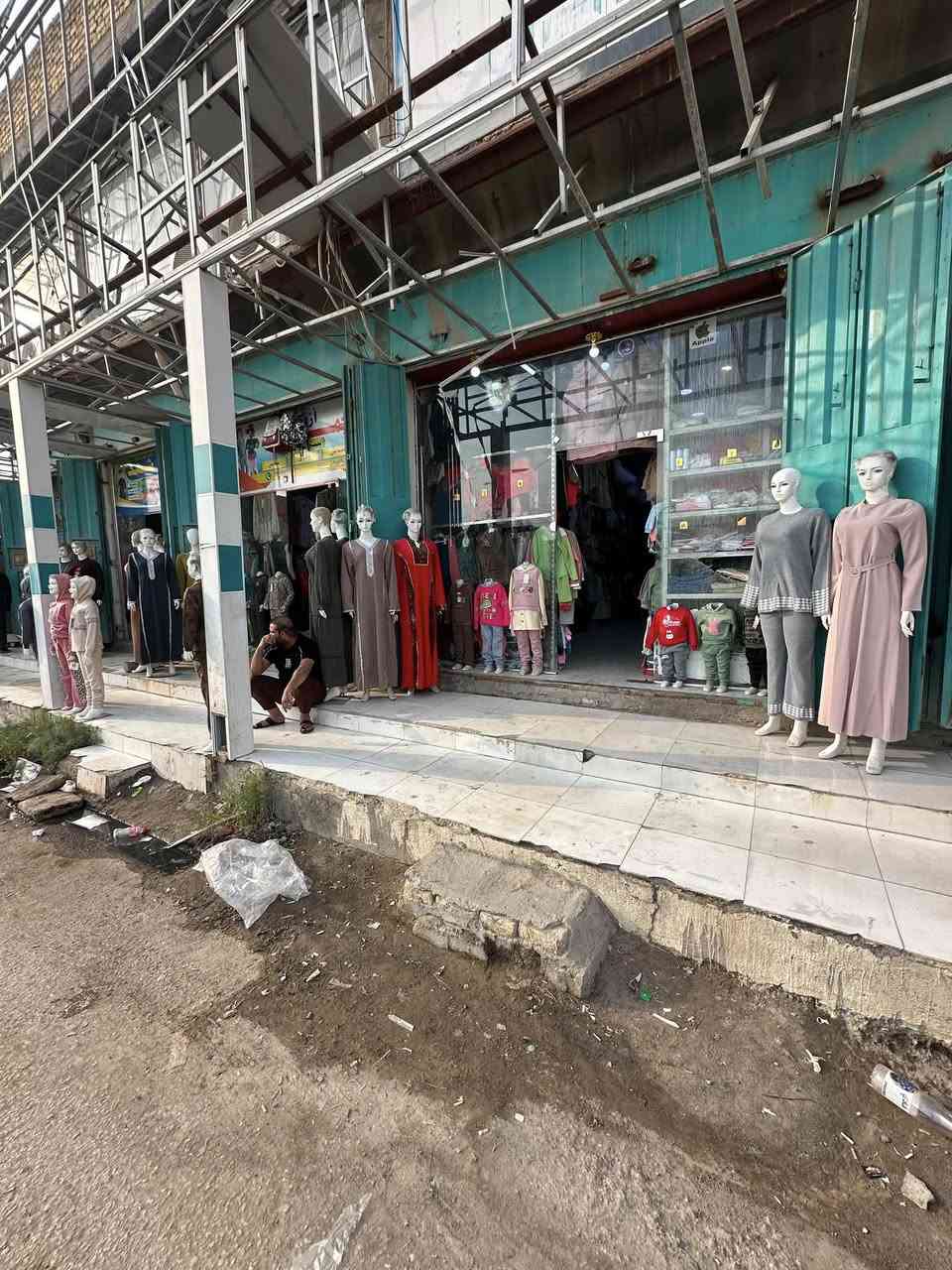 محل للايجار. بي ايجار٤اشهر وبي ملابس يم ال ابو صفاء بصف رضا العطار. للبيع   
للاستفسار الاتصال اول مراسله بسعر مناسب 

 بس ايجار ***********
