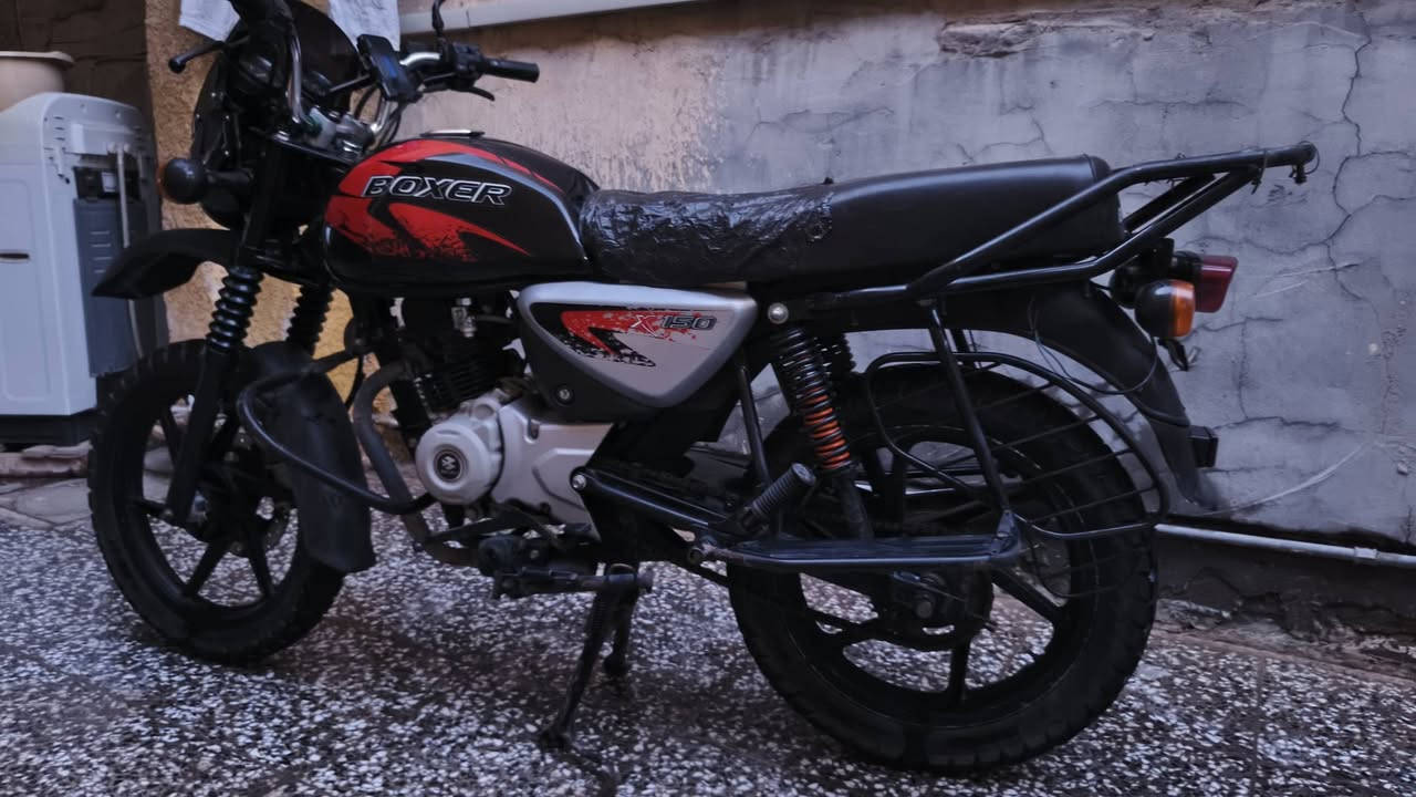 بوكسر مرقم (رقم بغداد سنوية باسمي) مكاني بغداد العبيدي
موديل 2022 دخولية ٢٣ وبالسنوية تقره ٢٣
دراجة خير من الله مجفتها قبل كم شهر تجفيت وكالة ١٠٠ بال ١٠٠ 
كلچات جديدة سلف جديد دبلات جدد بطارية جديدة تايرات جدد بيها منظومة زنون شادها ب ٦٠ الف تجي تشوف الدراجة وين ما تريد تفحص وادلل
مكاني بغداد العبيدي 
رايدها ب مليونين و ٣٥٠ 
رجاءا البياع شراي لا يتعبني 
رقم الهاتف ***********
متوفر واتساب
