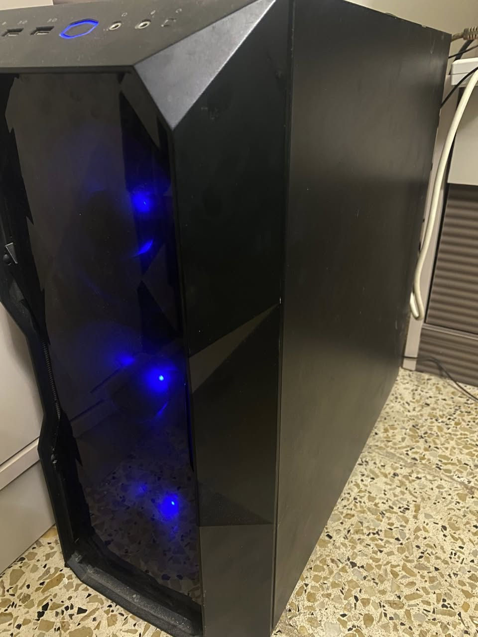 السلام عليكم pc للبيع نظيفة
كرت الشاشة GTX 980 
المعالج i5 جيل 9 
رام 16 
الهارد 1T +128 
وياها هدية ماوس وكيبورد وماوس باد هدية 
السعر 335 ألف يوجد توصيل


**إذا كنت صاحب هذا الإعلان وتريد حذفه لأي سبب، رجاءا أرسل رسالة إلى الدعم الفني**