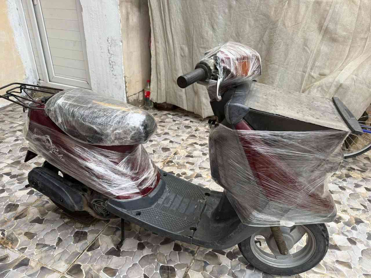 سلام عليكم
ماطور ياماها للبيع كل شي عل بلاد مكينه ما مفتوح الكهربائيات كلها تشتغل التايرات جديده فقط يحتاج تنظيف كابريتر السعر 300وبي مجال 
*********** 
وعل خاص هم اجاوب
