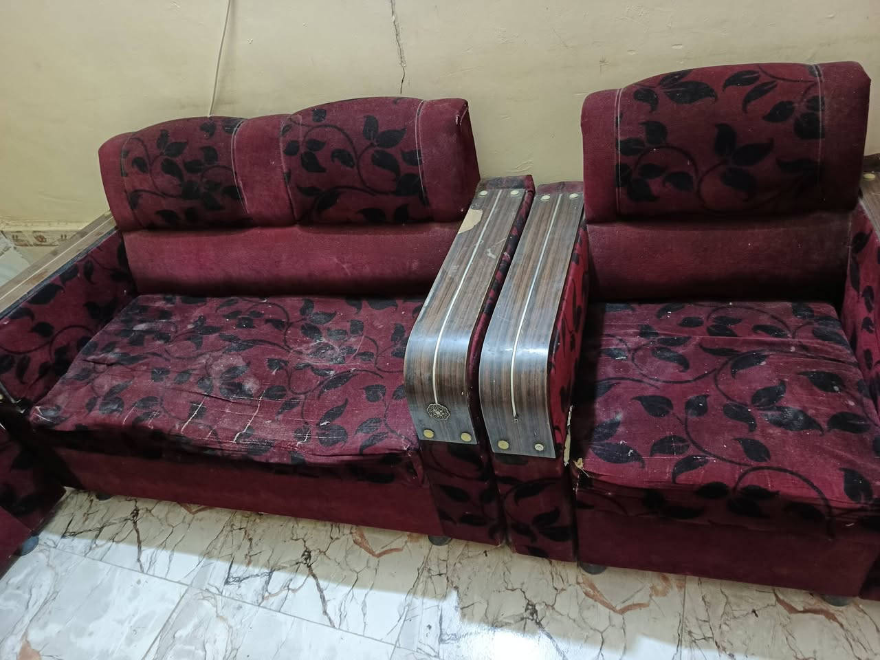 تخم 5 قطع بي وحدة نازله من النص يفيد اهل المواكب ب50 قفل مكاني ديوانية حي الجامعة ***********

