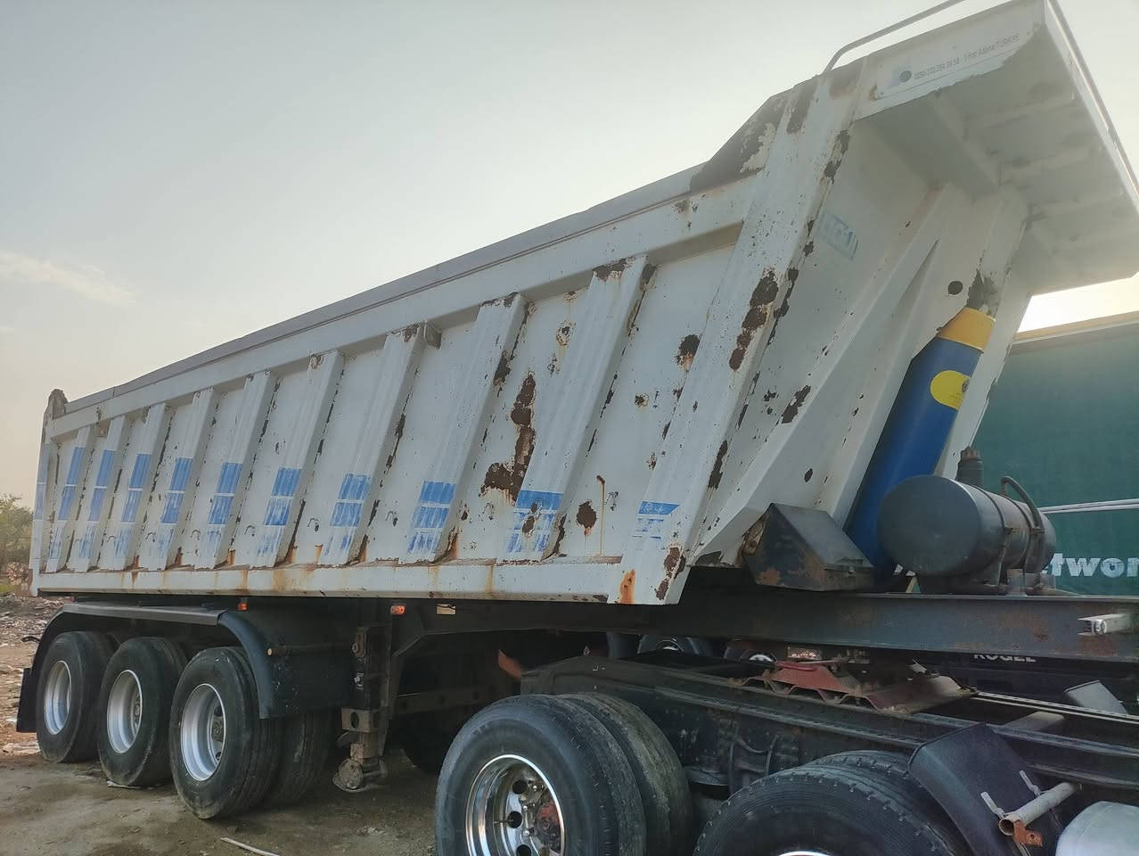 السلام عليكم للبيع عربانه ماكنيسان موديل 15جاهزه للشغل كله شغال هواء كهربائيّات السعر 190وبيه مجال للطيبين للاستفسار اتصل على الارقام التالية ***********
***********
