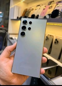 S 24 الترا نضيف كلش ذاكره 256 سعره 900 رقمي 07712296985