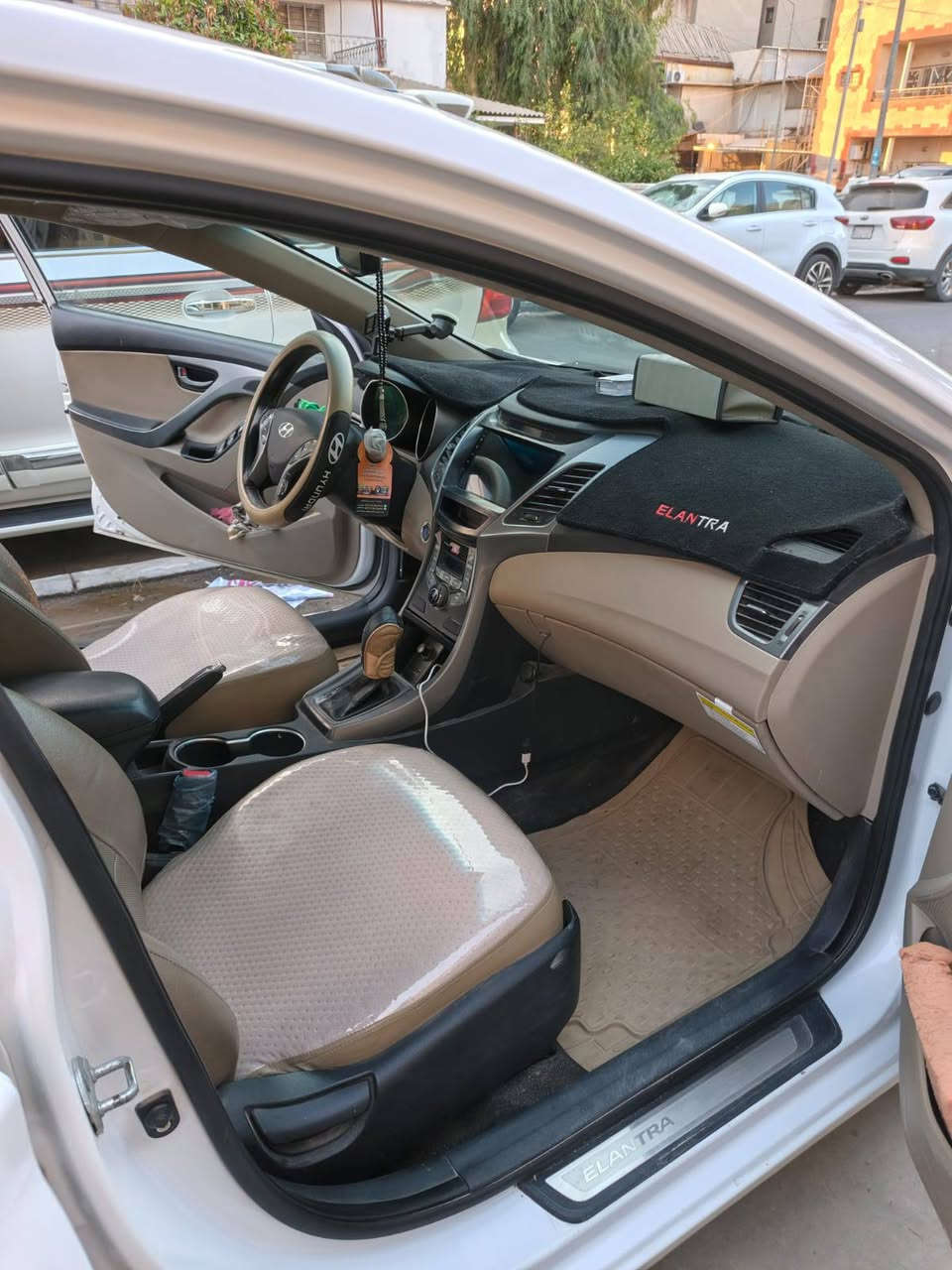 السلام عليكم النترا اللبيع م ١٤خليجي بصمه مكفوله كير محرك تبريد ثلج حساسات فتحه فول مواصفات السعر ١٣٠ رقم بغداد بااسمي مكاني الحارثيه وهذا رقمي ***********
