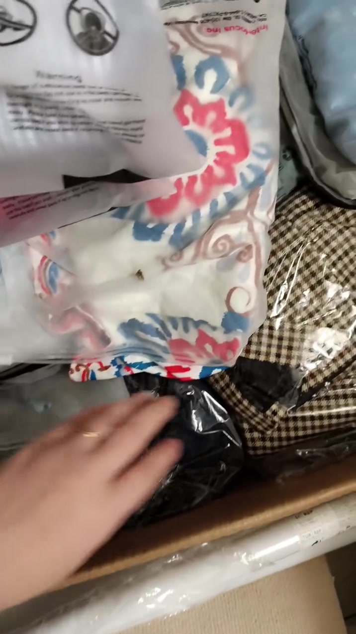 كارتون ملابس ٧٠قطعه


**إذا كنت صاحب هذا الإعلان وتريد حذفه لأي سبب، رجاءا أرسل رسالة إلى الدعم الفني**