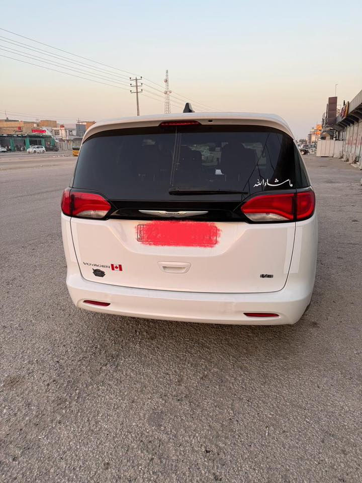 سلام عليكم للبيع 

فويجر 2022 وارد كندي 🇨🇦 VIP

ماشيه 31،000 كيلو 

داخل جلد لون مميز 
 
تبريد مركزي ثلاث قطع

كشنات هيتر ستيرن هيتر

محرك V6

تدعم ابل كار بلي 

بجم كبس دشبول ودركه مكفولات 

🛑حادثه جهة السائق باب السلايت مبدله بدون صبغ وباب السائق مصلحه وبارد قليل بالجاملغ باقي السياره كفاله 

رقم أربيل الجديد 

المكان نجف 

السعر 225 وبيه مجال بسيط حك الجيه 

رقم الهاتف ***********
