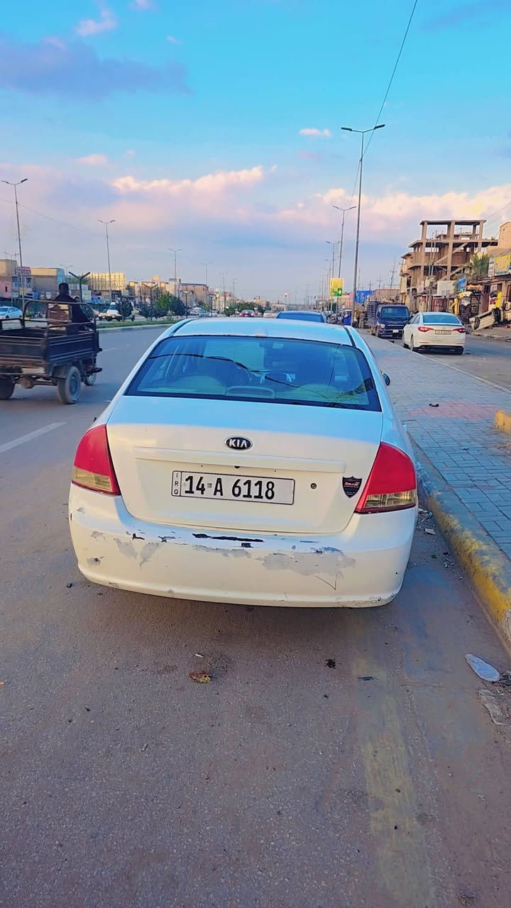 السلام عليكم سياره سبكترا سيراتو موديل 2009 مصبوغ عام جماليه مكانها كربلاء ومكينه  كير خير من الله السعر 73  وبيها مجال  متكلف بنشرها غير متواجد على الفيس  (***********)
