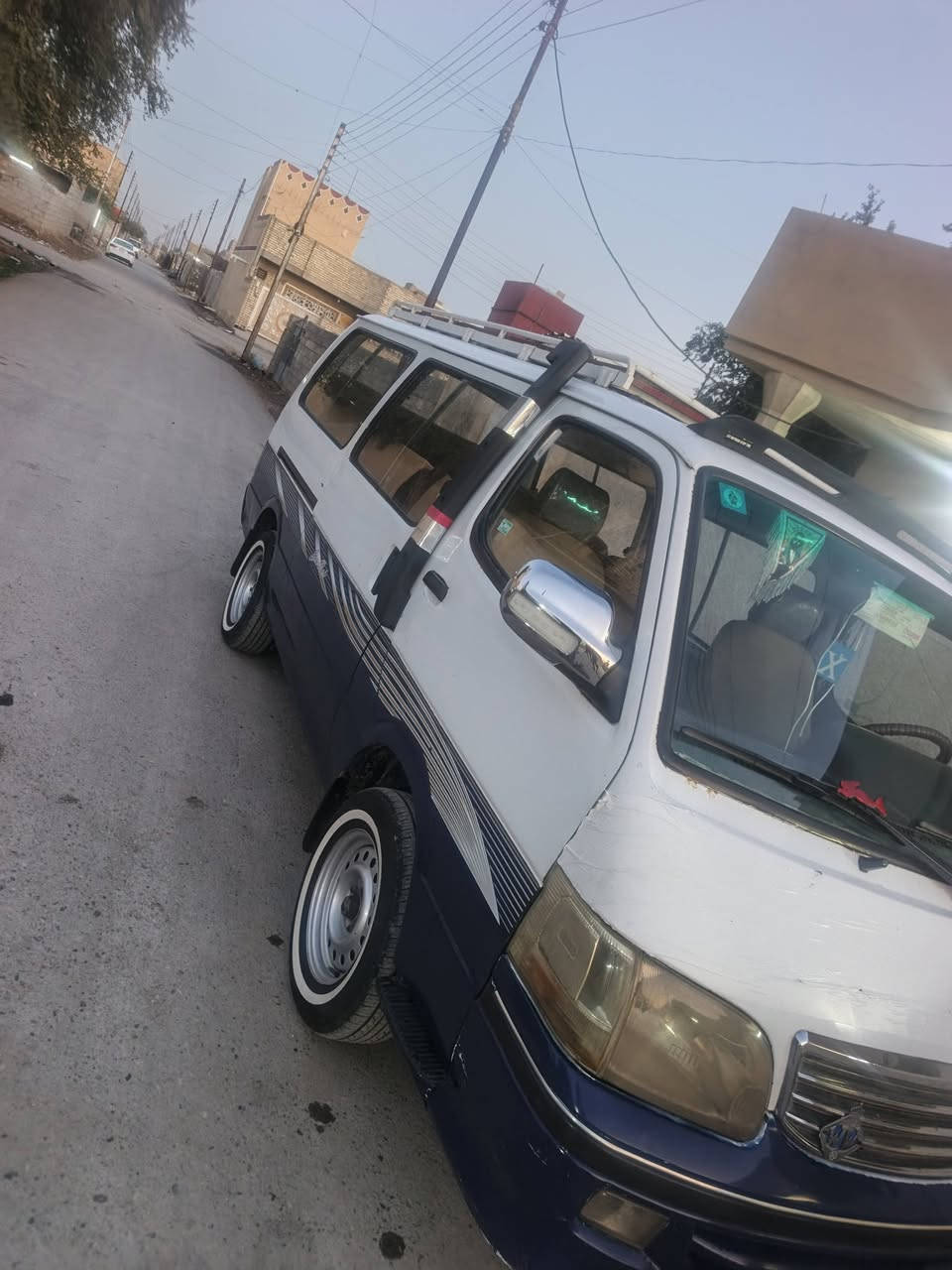 سلام عليكم جنبي شرطيه موديل ١٥ كفاله عامه دوشمه جديده تخم تاير سيبايه تزريف سنويه جديده بسمي تحويل مباشر ميكانيك مكفول سياره جاهزه السعر ٦٥ وبيها مجال مكاني بغداد حسينية لمعامل مكلف بلنشر ***********
