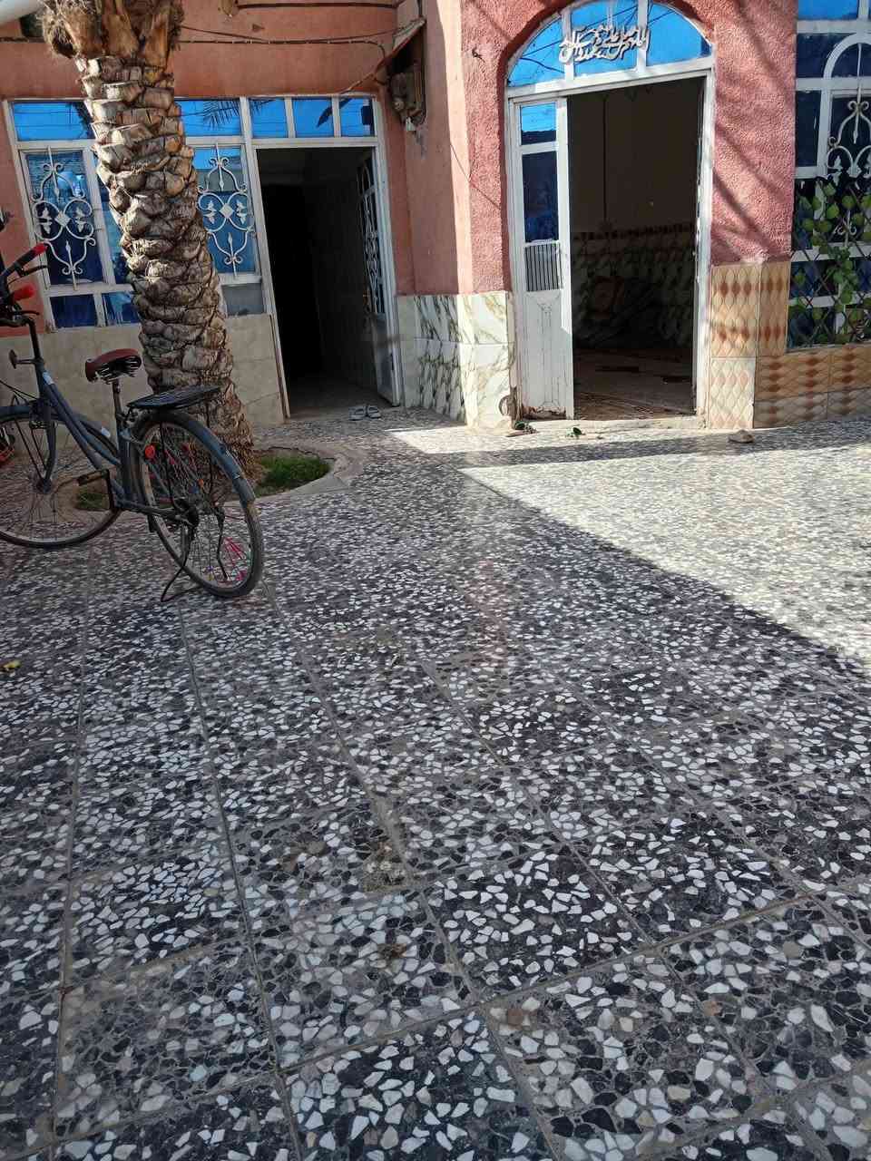 السلام عليكم بيت للبيع
المساحة157متر طابو صرف غرفتين وهول وبراني طابوق البناء جديد الطبكة الحولي قرب اسواق ابو علي الشبلي للمعلومات اكثر، ***********
