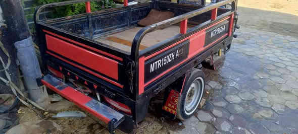 السلام عليكم ستوته البيع
امتي ار م ١٥
خير من الله 
كله شغال كهربايات جدد باتري جديد تايرات جدد نكره سلف نص دوسه هندر
السعر ٩٠٠
بغداد زعفرانيه 
الرقم
***********
