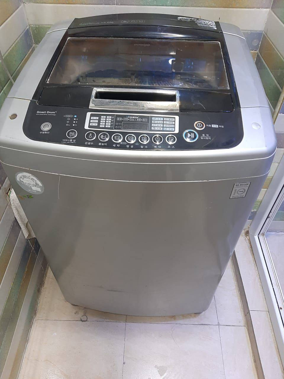 1- غسالة LG للبيع بيها عطل داخلي تنباع ادوات (ادواتها نظيفة) سعرها 60 بيها مجال قليل. 
2- شاشة LG بيها عطل فيش الصوت + قاعدتها مكسورة سعرها 35 بيها مجال قليل. 
تواصل خاص او على الواتساب ***********
