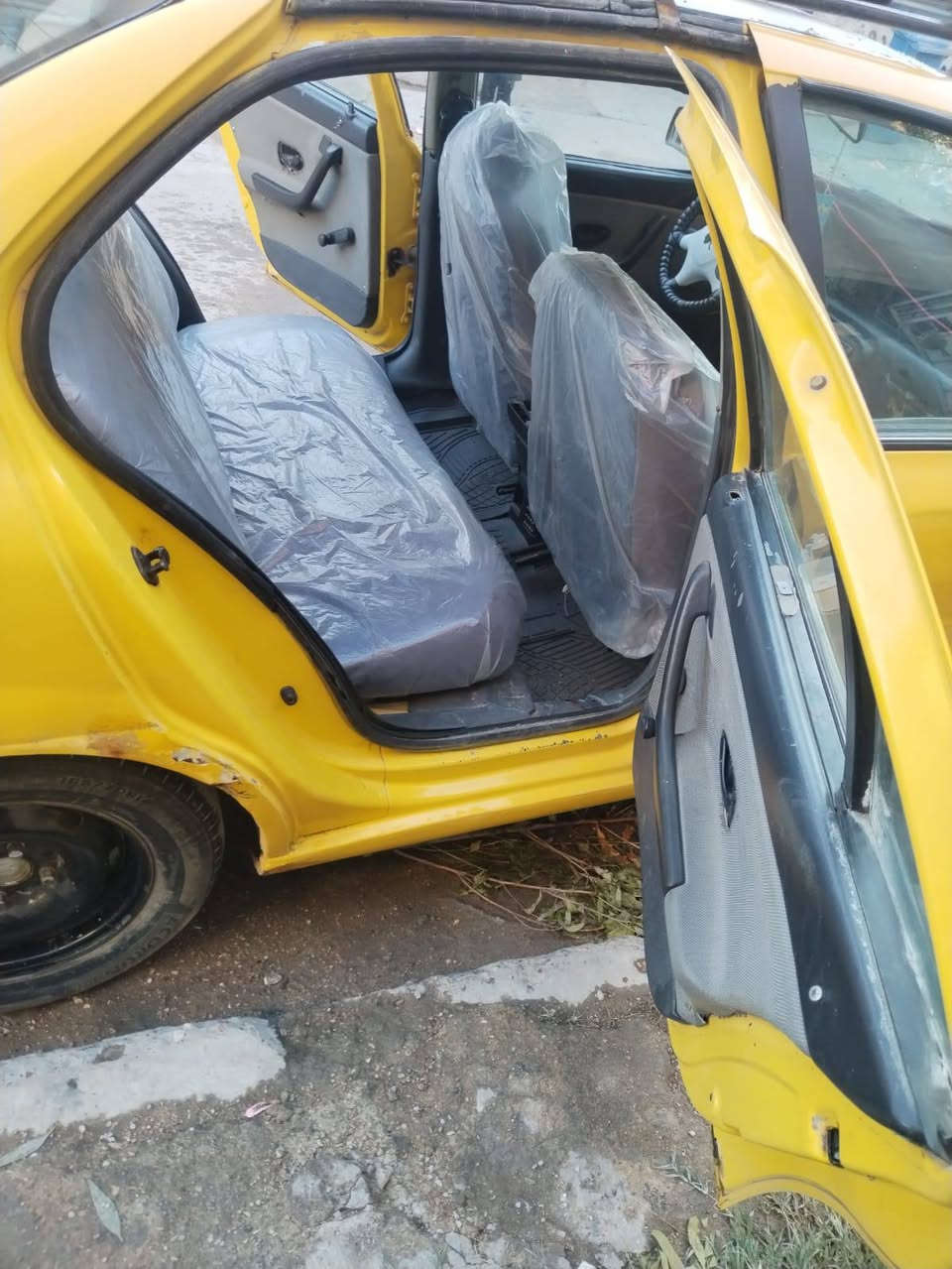 السلام عليكم  عندي هاي السياره سمند  2009 مصفره ماعليها اي غرامات  سعرها 25 ورقه  و بيها مجال رقمه بغداد ***********  اتصلوا على هذا الرقم اذا تريدونه
