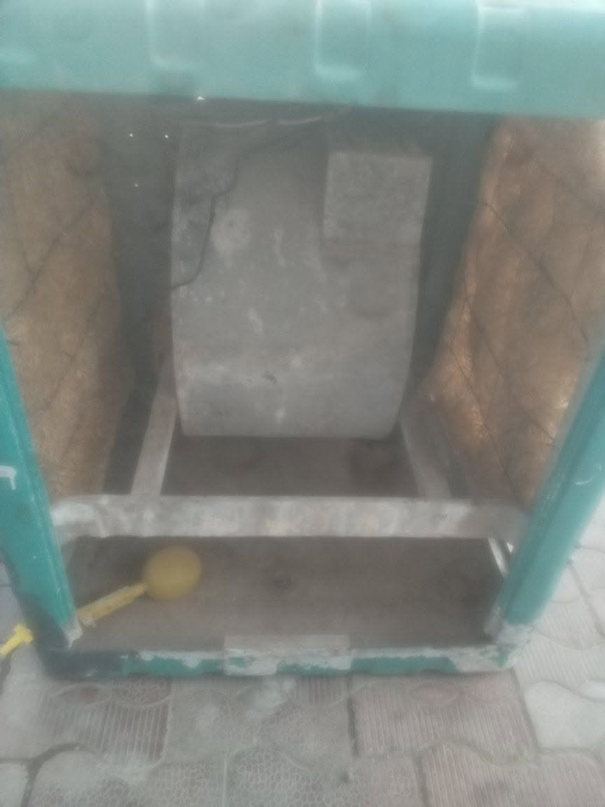 عندي هاي المبرده للبيع بسعر ٨٥ الف. نضيفه. توله فروش بجانب التربيه عل الشارع السايدين. للاتصال ***********
