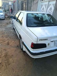 بيجو بارص بيه قطعتين البنيد طاير و معدل باب السائق مصبوغ وكير و مكينه ...