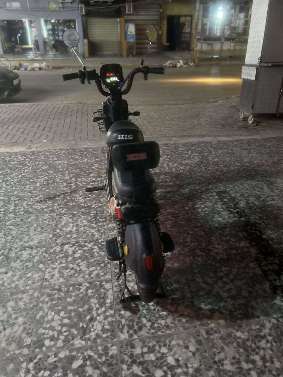 السلام عليكم 
دراجه شحن موديل 2023
حجم20 الدراجه نضيفه وممبدل شي بيهة وما بيهة عطل تمشي طبيعي بعدهة على حالت المحل ومواصفاتهة معروفه 
السعر 400الف وبيهة مجال قليل 
 الرقم ***********
