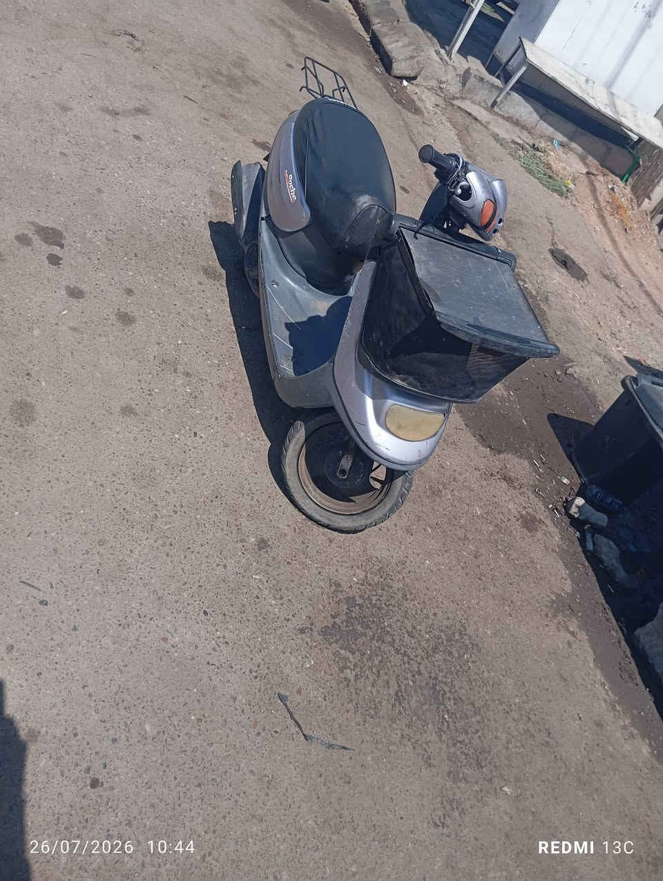 السلام عليكم مطور نفخ محرك نضيف تايره ورا جديده وايرمنيه ماتشتقل شاصي شرط سله جديده اكسن اثر ونه موقع صناعت وادي اعكاب السعر  185.***********
