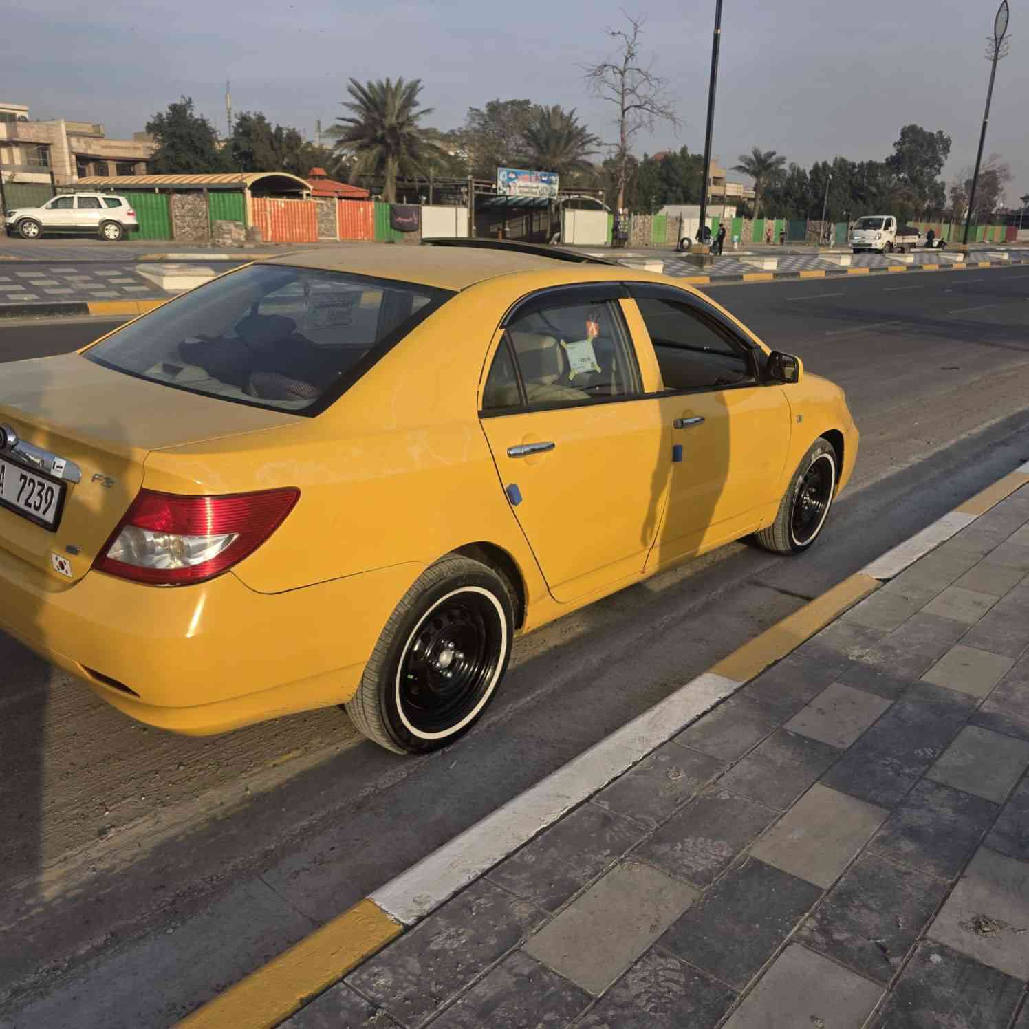 سلام عليكم ابيوادي موديل 2013سياره مكفوله من ضربه وصبغ مكينه وكير مكفولته تخم تاير جديد صدر مامي وخلفي جديد تبريد دفهه شغل رقم واسط تحويل مباشر سنويه جديد هزه جديد مصفره هيه وغرمات السعره 48مكاني بغداد بلديات وهذ رقمي ***********
