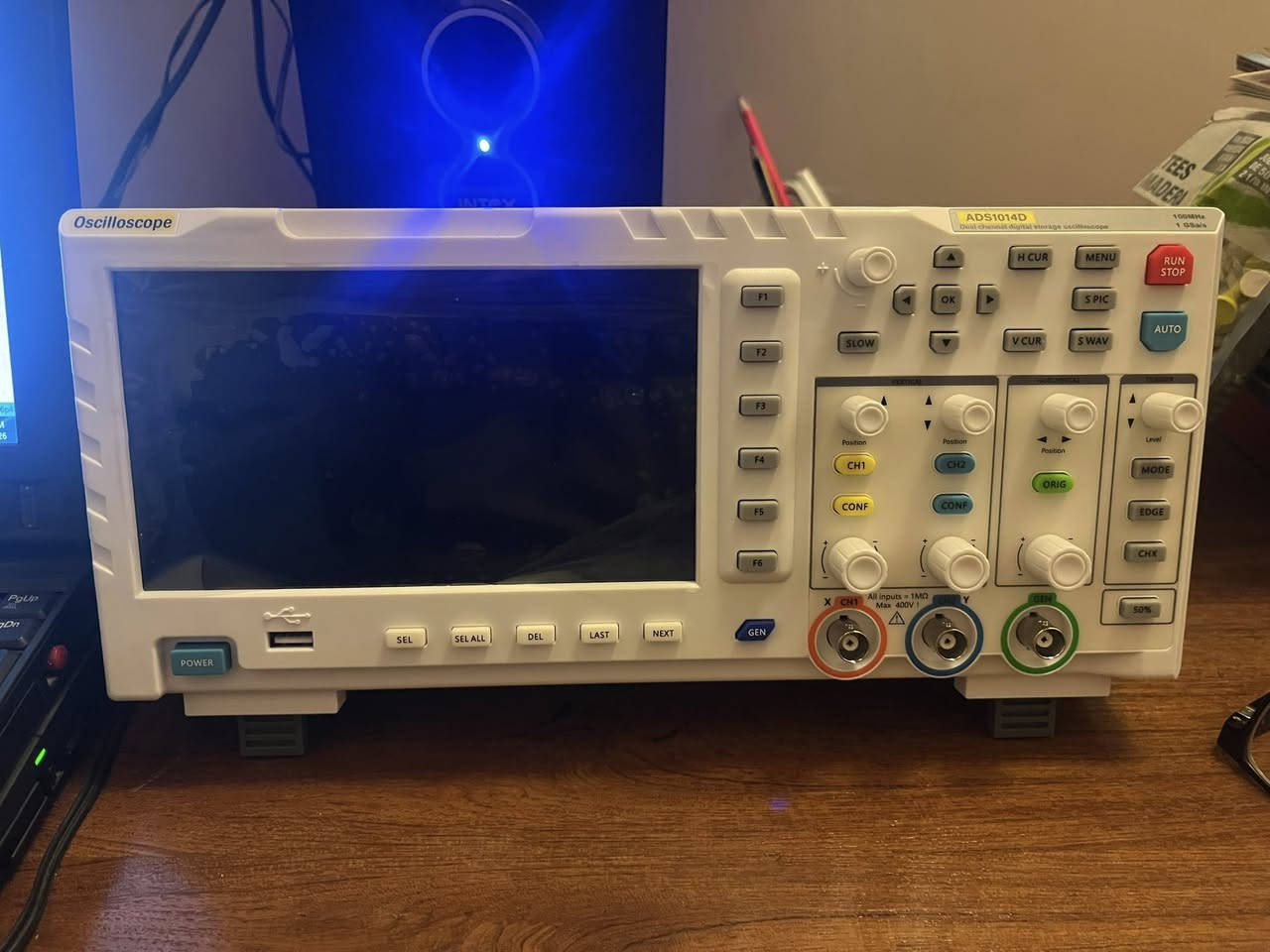 السلام عليكم ورحمة الله وبركاته
جهاز اوسليسكوب 1gh
dabble channel 
مع مولد اشارة 
السعر ٢٢٥$ 
مكاني بغداد الاعظمية 
الجهاز غير مستخدم مع كافة الملحقات 
موبايل *********** 
مهندس طارق
