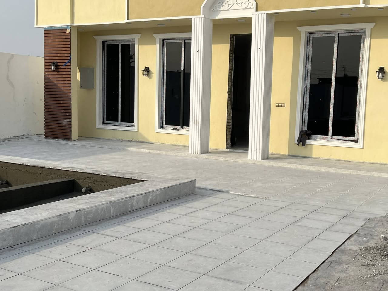 كادر خلفات شغل درجه أولى والتزام بالعمل بورسلين سيراميك ومرمر جدران وارضيات لاستفسار *********** متواجد واتساب
