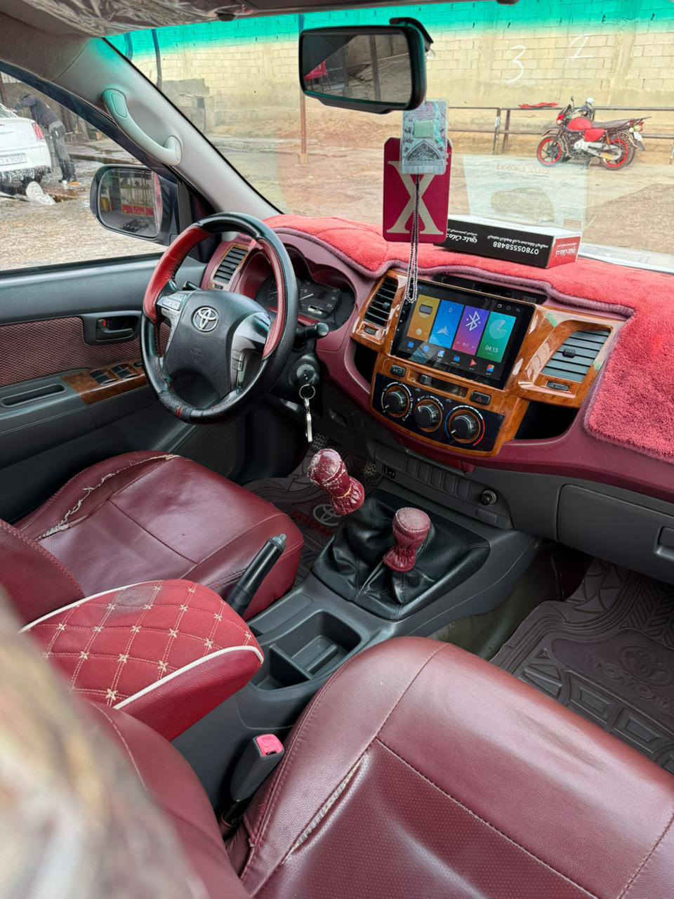 سلام عليكم بيكم فلاونزة فورويل موديل 2013 سنوية ل27 رقم بصرة سيارة جهازة العنوان البصرة رقم الموبايل *********** السعر 165 وبيه مجال قليل
