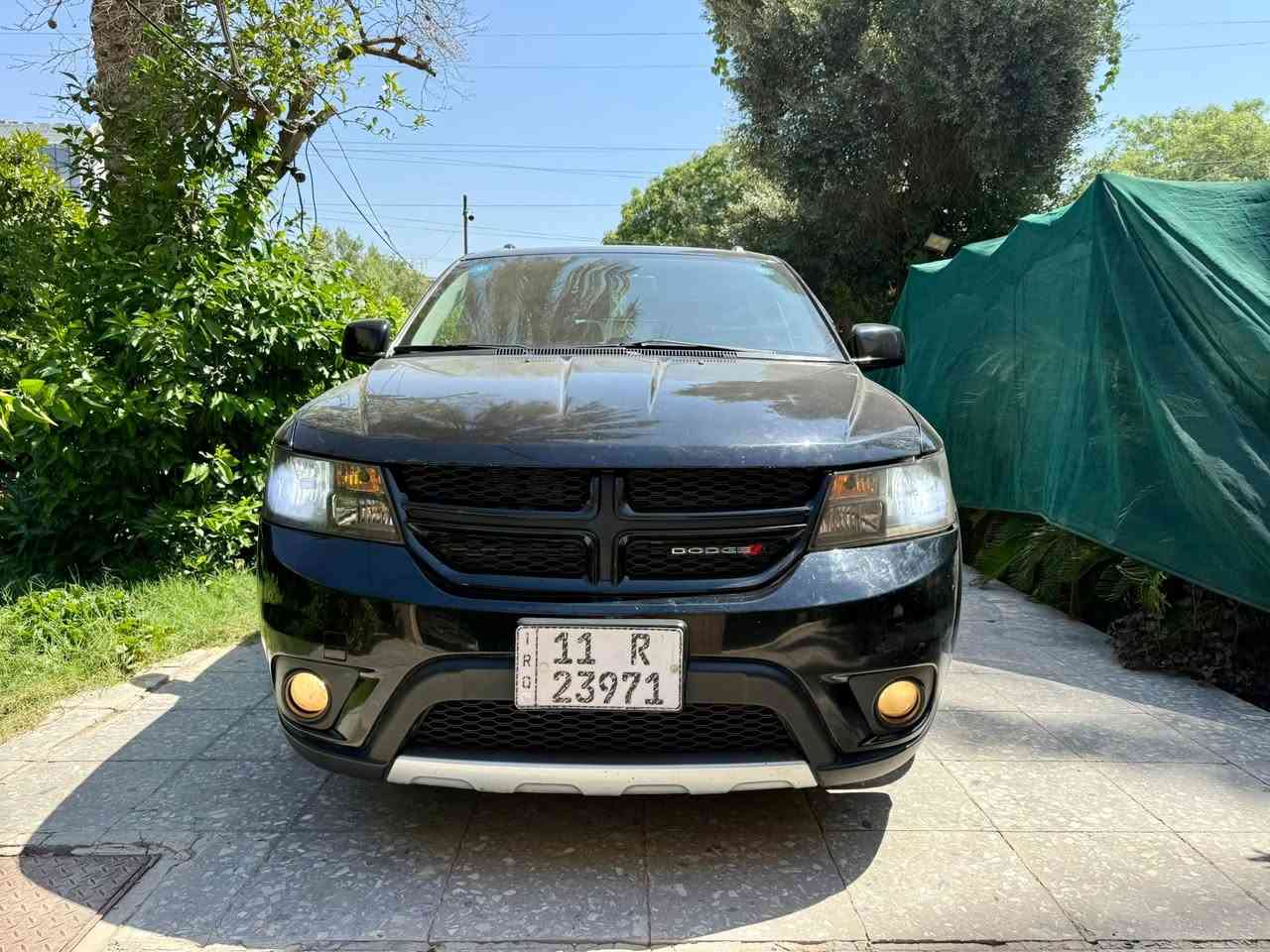 دودج جورني للبيع موديل ٢٠١٤ رقم بغداد بإسمي
فئة Limited محرك ٦ سلندر فور ويل
ماشية ١١٣ الف كيلو متر (مو ميل)
مقاعد جلد بالكامل ٧ راكب مع تدفئة المقاعد الخلفية + الستيرن
مقعد السائق كهربائي
شاشة كبيرة بلادية مع نظام خرائط بيها طرق العراق من الشمال للجنوب
سستم صوت بلادي نوع Alpine
تحكم كامل بالستيرن من الامام والخلف مع نظام الاوامر الصوتية
يدات الابواب والسيباية نيكل بلادي مع بصمة تشغيل وبصمة ابواب وصندوك ودخول ذكي
بصمات عدد ٢
تشغيل عن بعد ونظام حماية بلادي
مخابئ سرية عدد ٣ 
شاشة سقف خلفية مع ريموت بلادي
حساس خلفي بلادي مع كاميرا رجوع الى الخلف
بروجكتور دعامية اصلي مع لايت زينون نوعية ممتازة عالي ناصي
السيارة بدون اي رسالة تحذيرية وعند الفحص بالحاسبة (صفر رسالة) يعني كل انظمتها الكهربائية ممتازة
محرك گير اكسل ممتاز وصدر امامي خلفي مع الدبلات واذاين المحرك جديدات
اطارات تخم نوع كومهو ويل كب حجم ١٩
بلكات وصيت عليهن من امريكيا اصليات مال الشركة
غاز التبريد ACDelco تم شحنه عالوزن مضبوط
راديتر هيمي والسيارة مابيها اي حماوة بالصيف والطرق الخارجية، لا يوجد نضوح او تنقيص نهائياً
سبيرها الاصلي مع غلاف السبير البلادي
الظفيرة بلادية ومابيها اي چطل او تصليح
وبعد هوايه امور ماريد اطولها عليكم بس السيارة تاخذها تترحم عليه بعدها على كد ما مهتم بصيانتها بصورة صحيحة وقطع غيار اصلية وفقط بانزين محسن (مع العلم محركها يشتغل بالعادي والمحسن بدون اي مشاكل) والسيارة صارلها ٧ سنوات عندي بهاي الفترة بدلت دهن الكير والفلتر ٣ مرات وزيت المحرك اجيب نوعية سعره ١٠٠ الف وبالعافية عالياخذها 
حادثها جاملغ ايسر وبونيد مصبوغات والجاملغ الايمن اني صبغته لان بي شخوط بدون اي معجون بقية هيكل السيارة كله مكفول 
بعد ما اشتريتها عدت تصليحها بالكامل وكلشي خليت جديد حتى دركة الستيرن والراديترات، اشتريتها سنة ٢٠١٩ وجانت ماشية ٣٧ الف كيلو
سعرها ١٤٧ ورقة بيع او مراوس بدونگو موديل ٢٠٢١ فما فوق ٨ سلندر حصراً لون اسود او ماروني
مكان السيارة بغداد حي القادسية
***********
