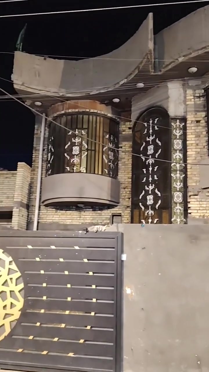 دار للبيع طابو صرف المساحه ٢٠٠متر طابقين غرف منام عدد4 البيت فارغ حاليا دور الشرطه ال 74 شارع مجمع السبع سنابل السعر 240وقابل للتفاوض, ***********

