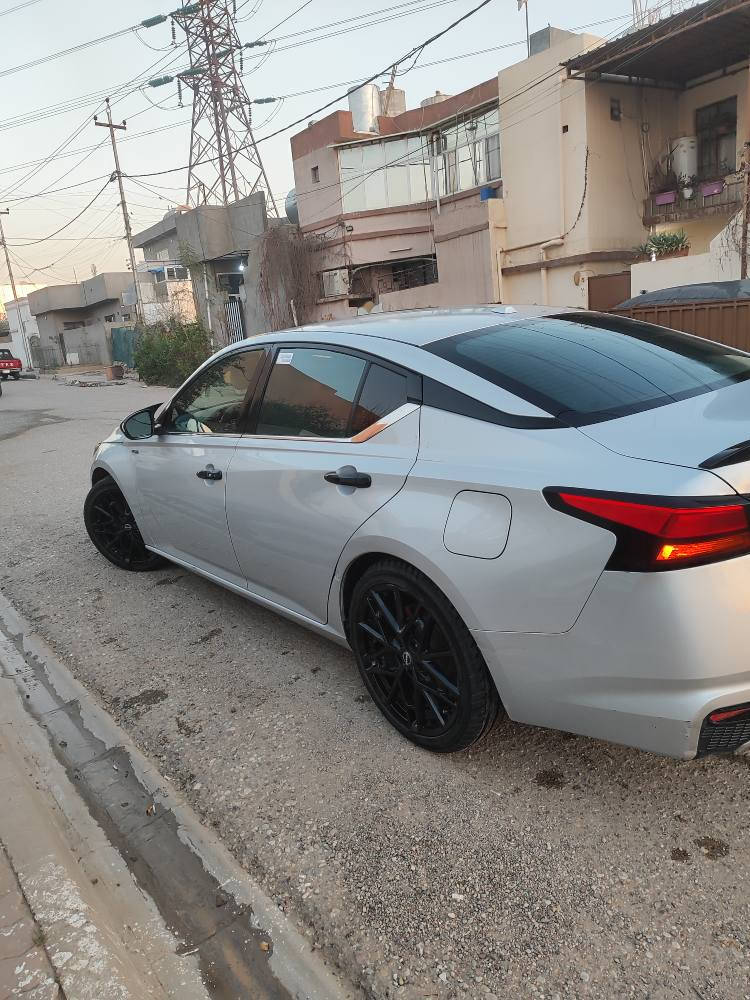 Altema 2020 sv  مەکینە 2.5 مەڕغوب 
 چامڵغو  دەرگای   سەکن بۆیاغە لەگەڵ  4 بست  بۆنیتی    تۆزێک ناوی کرتوە  بەڵام شایەنی  باس نیە    درەگای پشت سەکن تۆزێک ساردو pdr هەیە       چوار تایەو ویلی لۆکی لەسەر سعری تایەو ویلەکانی 400دۆلارە، سەنەوی تا  نزیک 2028 تازەیە 
سعری 135 
***********
*********** كركوك, العراق
